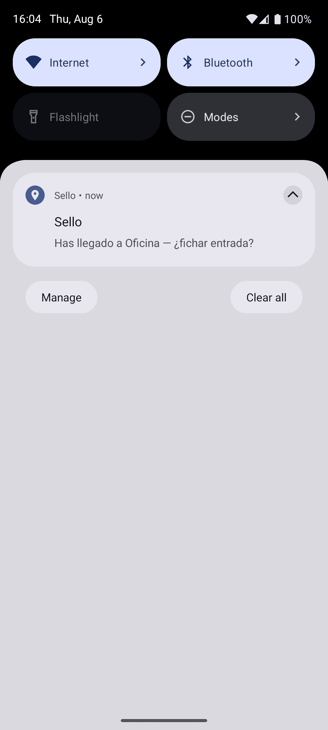 Notificación de la app Android de Sello preguntando si se desea fichar la entrada al llegar a la oficina, sin fichar automáticamente.