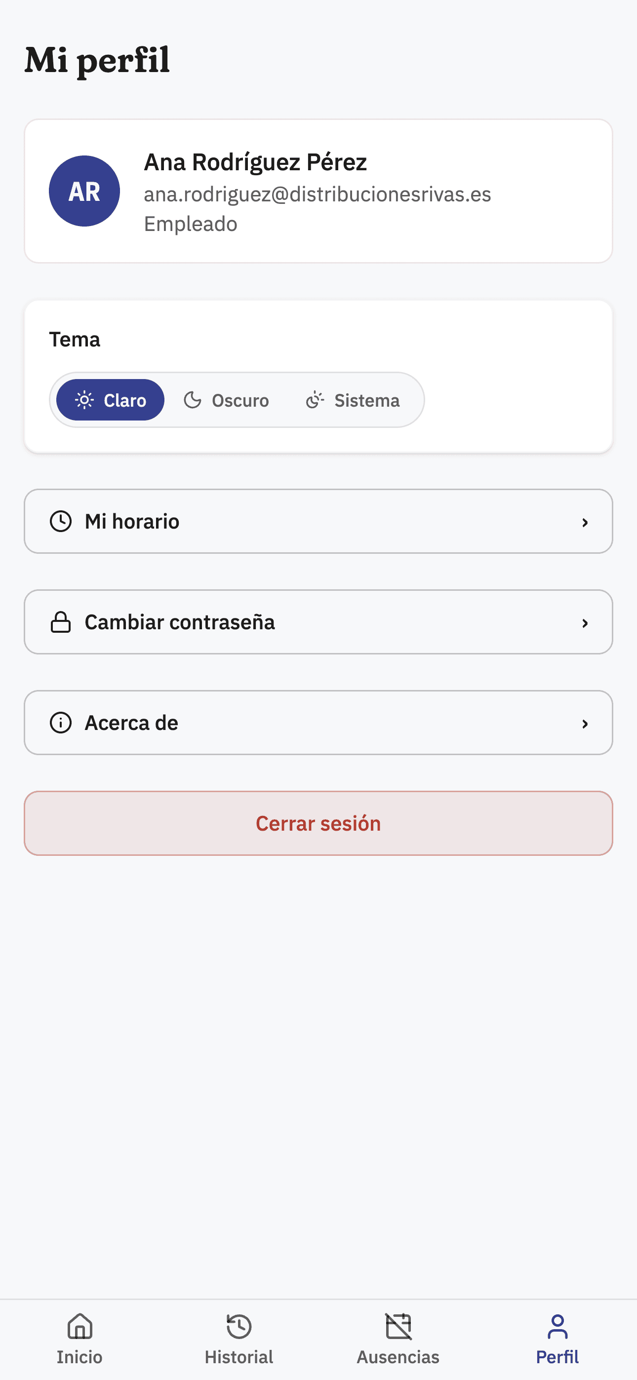 Pantalla de perfil del empleado en la web responsive de Sello, con selector de tema y accesos a horario y contraseña.